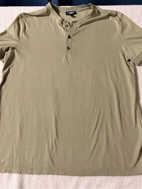 Express Men’s Short-Sleeve Henley Shirt - Olive